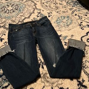 Distressed skinny jeans